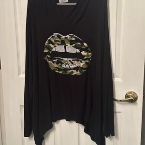 Lauren Moshi camo lips